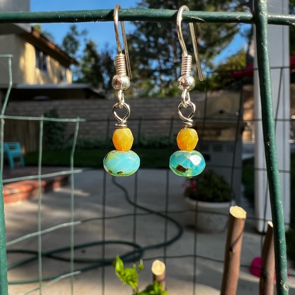 Jewelry - 52. Pretty blue and yellow